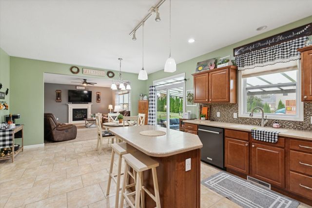 2449 White Aspen Road, Sylvania, OH 43560