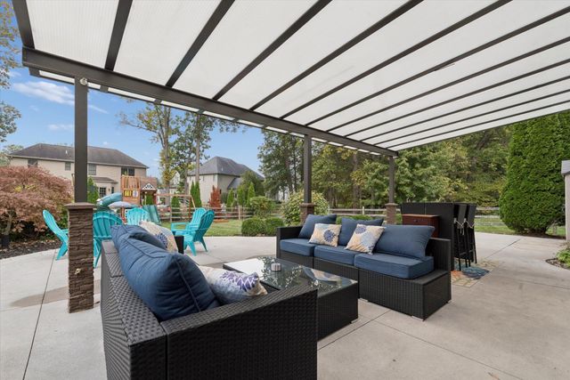 2449 White Aspen Road, Sylvania, OH 43560