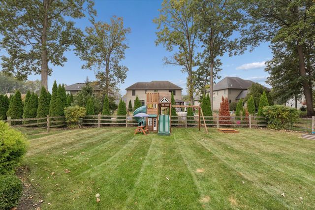 2449 White Aspen Road, Sylvania, OH 43560