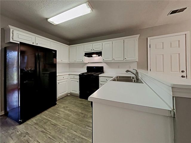 2000 Foster Trace Court, Lawrenceville, GA 30043