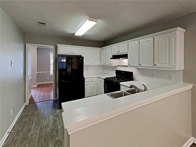 2000 Foster Trace Court, Lawrenceville, GA 30043