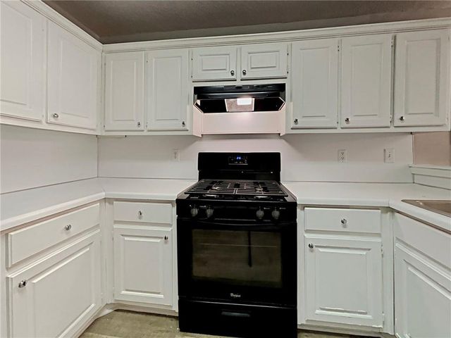 2000 Foster Trace Court, Lawrenceville, GA 30043