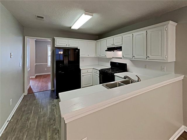 2000 Foster Trace Court, Lawrenceville, GA 30043