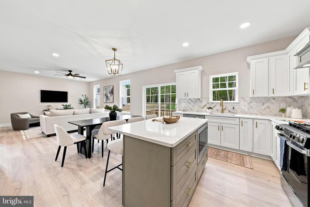 108 BLUE ANCHOR RD, Sicklerville, NJ 08081