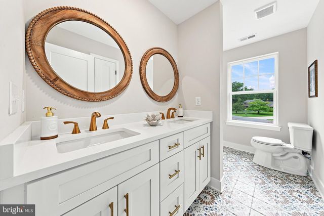 108 BLUE ANCHOR RD, Sicklerville, NJ 08081
