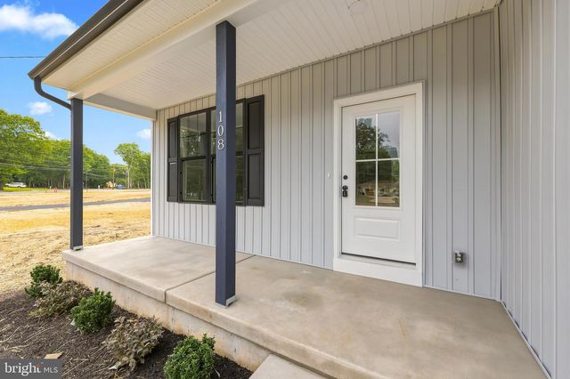 108 BLUE ANCHOR RD, Sicklerville, NJ 08081