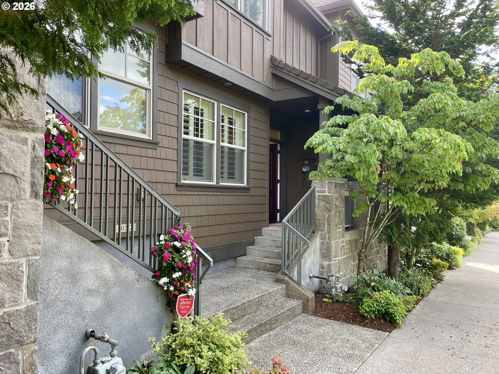 10218 Sw TAYLOR St, Portland, OR 97225