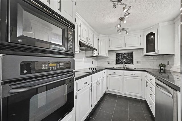 5215 NE 60th Terrace, Kansas City, MO 64119