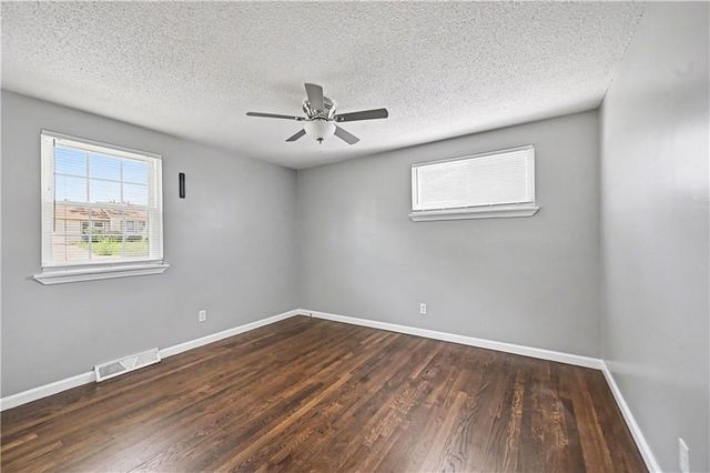 5215 NE 60th Terrace, Kansas City, MO 64119