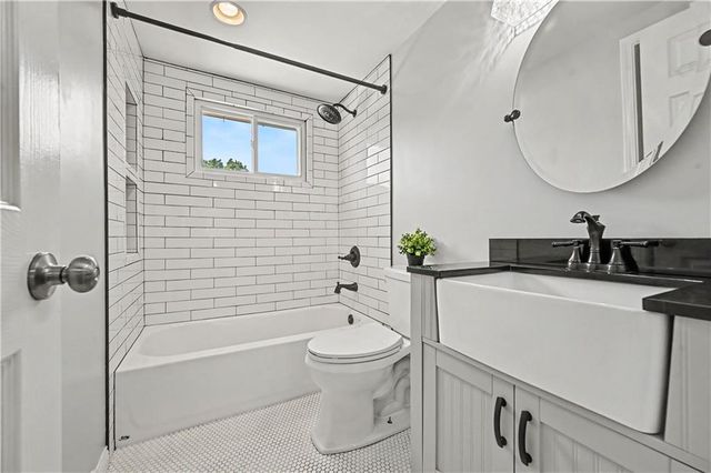 5215 NE 60th Terrace, Kansas City, MO 64119