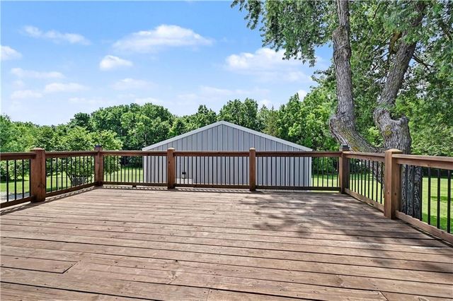 5215 NE 60th Terrace, Kansas City, MO 64119