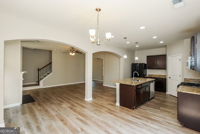 520 Dasheill Lane, Atlanta, GA 30349