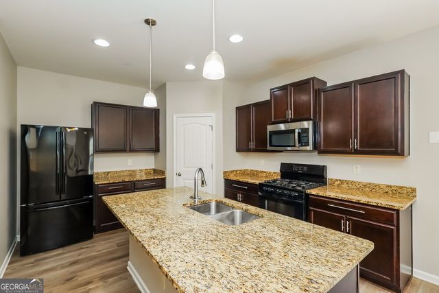 520 Dasheill Lane, Atlanta, GA 30349