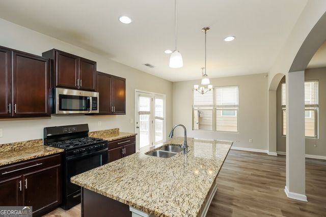 520 Dasheill Lane, Atlanta, GA 30349