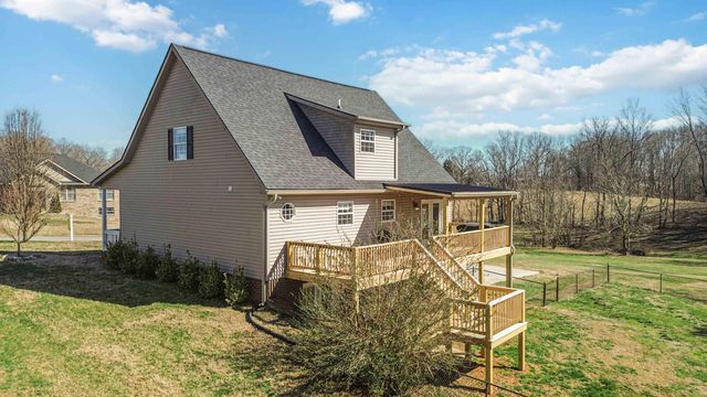 386 Whisper Woods Drive, Somerset, KY 42503