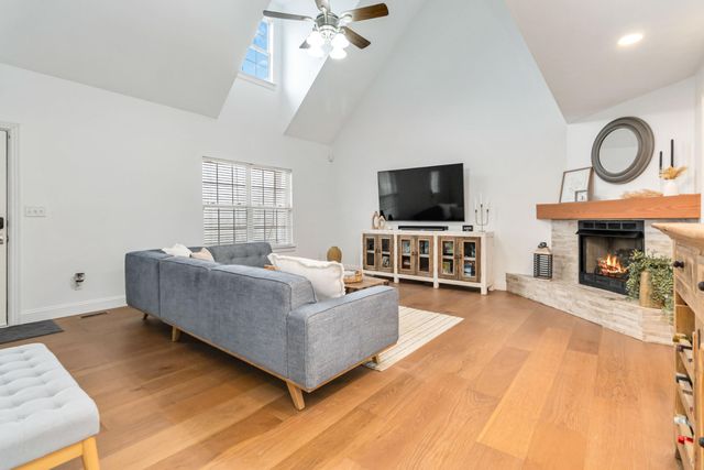 386 Whisper Woods Drive, Somerset, KY 42503