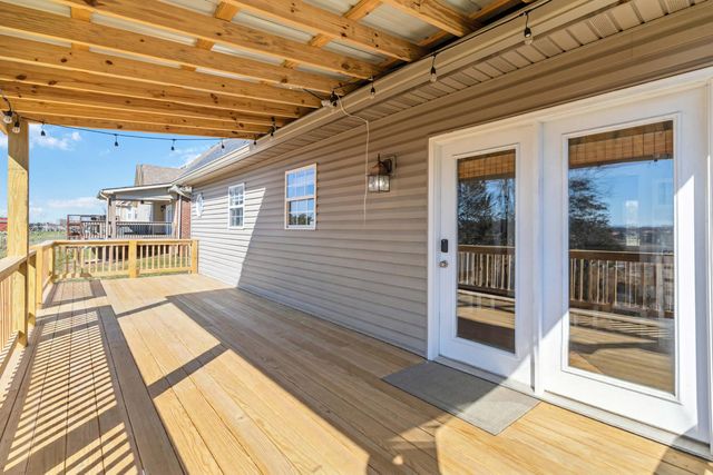 386 Whisper Woods Drive, Somerset, KY 42503