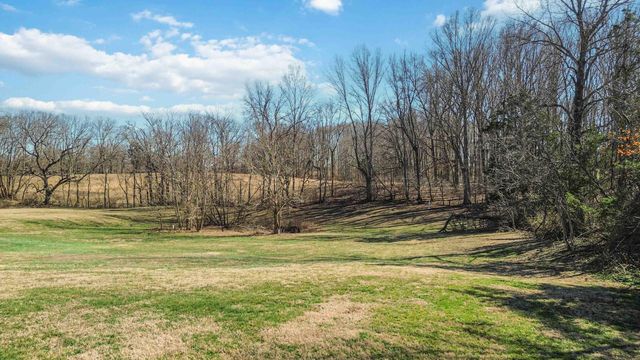 386 Whisper Woods Drive, Somerset, KY 42503