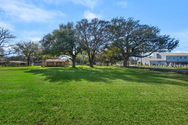 9310 Main Street, Needville, TX 77461