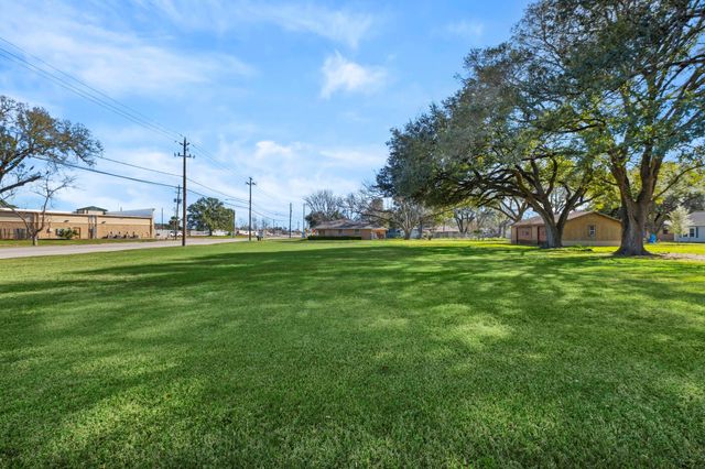 9310 Main Street, Needville, TX 77461