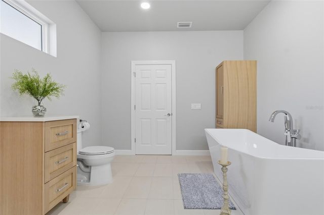 494 39TH AVENUE N, St Petersburg, FL 33703