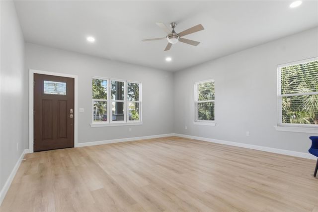 494 39TH AVENUE N, St Petersburg, FL 33703