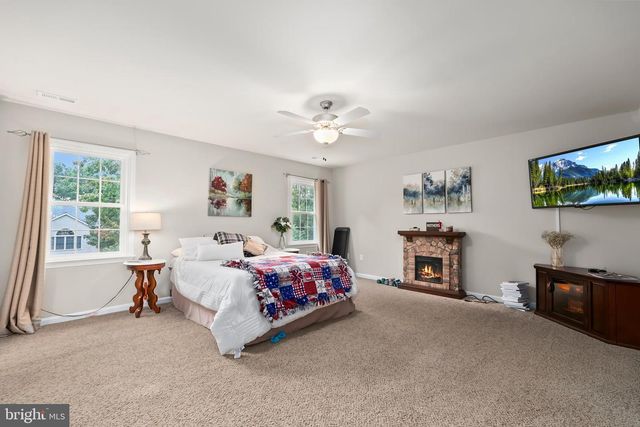 6317 CRANSTON LN, Fredericksburg, VA 22407