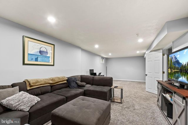6317 CRANSTON LN, Fredericksburg, VA 22407
