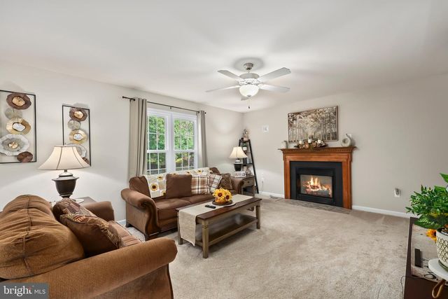 6317 CRANSTON LN, Fredericksburg, VA 22407