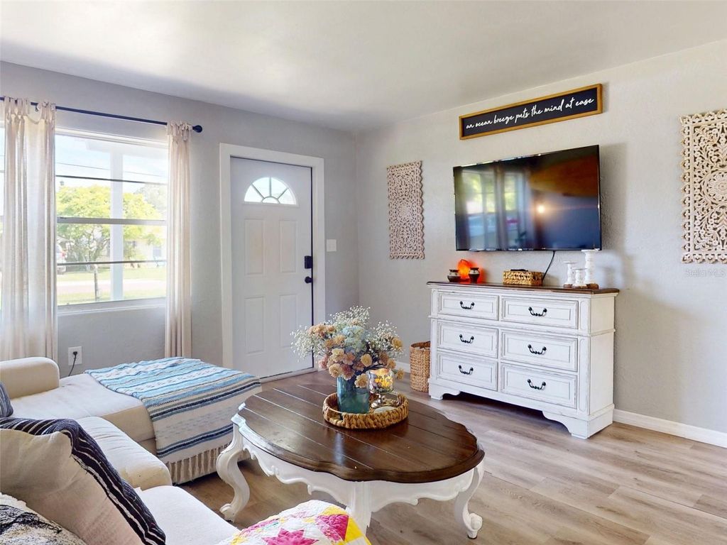 Image 7 of property listing at 903 CONRAD DRIVE, New Smyrna Beach, FL 32168