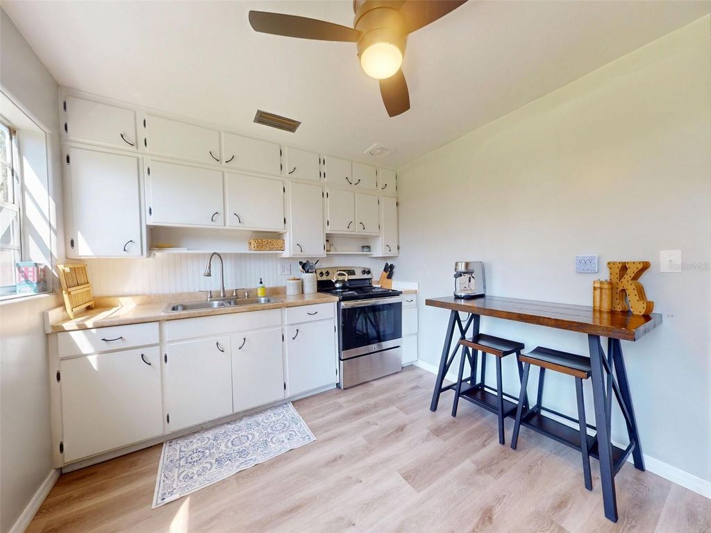 Image 10 of property listing at 903 CONRAD DRIVE, New Smyrna Beach, FL 32168