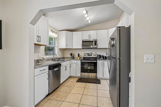 18 SPRING RADIAL, Ocala, FL 34472