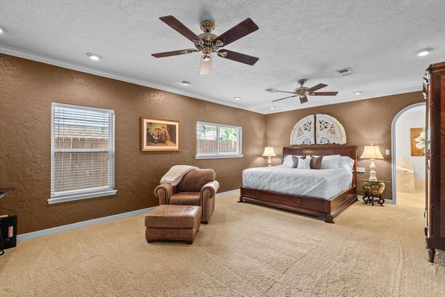 5702 Boyce Springs Drive, Houston, TX 77066