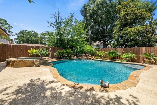 5702 Boyce Springs Drive, Houston, TX 77066