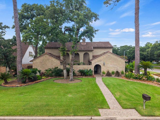 5702 Boyce Springs Drive, Houston, TX 77066