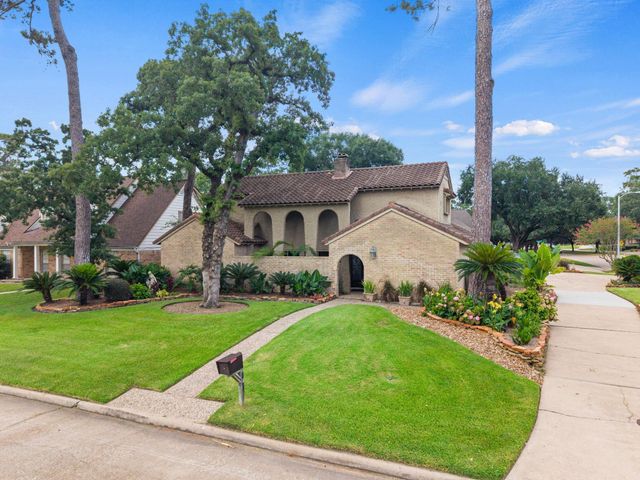 5702 Boyce Springs Drive, Houston, TX 77066