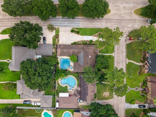 5702 Boyce Springs Drive, Houston, TX 77066