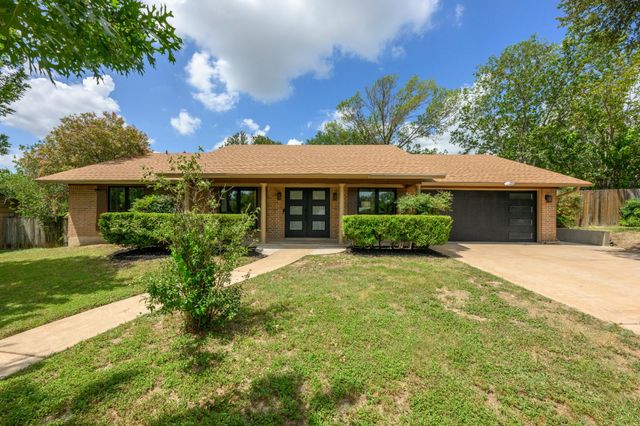 2205 Monarch DR, Austin, TX 78748
