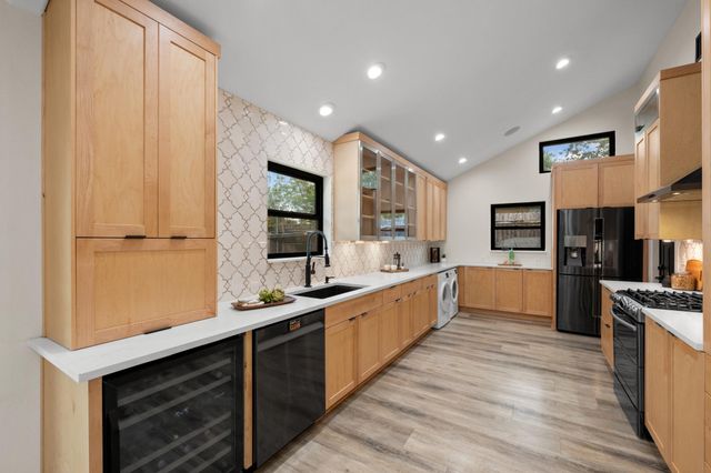 2205 Monarch DR, Austin, TX 78748