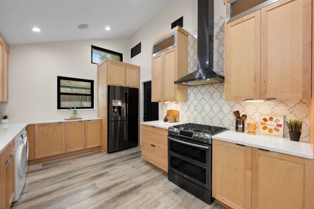 2205 Monarch DR, Austin, TX 78748
