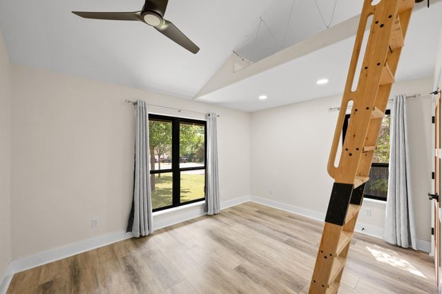 2205 Monarch DR, Austin, TX 78748