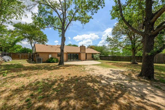 2205 Monarch DR, Austin, TX 78748