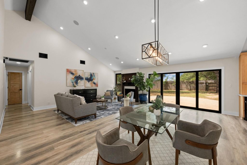 2205 Monarch DR, Austin, TX 78748