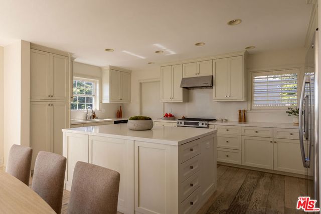 1344 Belfast Drive, Los Angeles, CA 90069