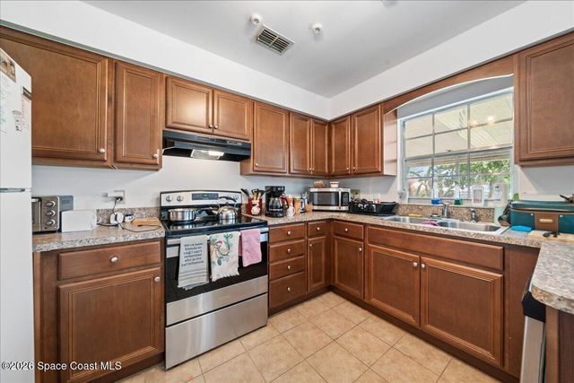 765 Cleaves Street SE, Palm Bay, FL 32909