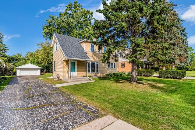 4517 S Kansas AVENUE, Saint Francis, WI 53235