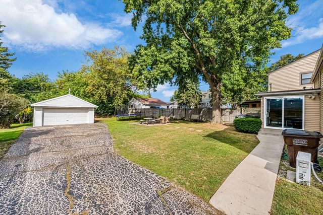 4517 S Kansas AVENUE, Saint Francis, WI 53235