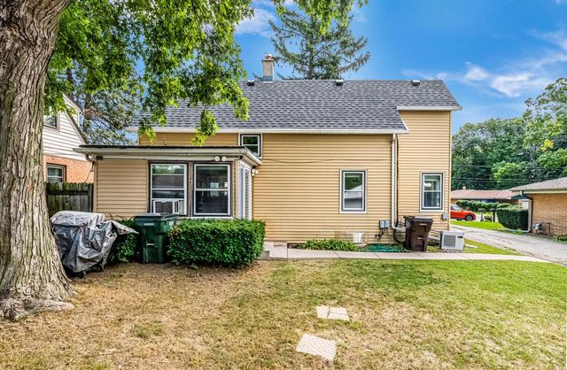 4517 S Kansas AVENUE, Saint Francis, WI 53235