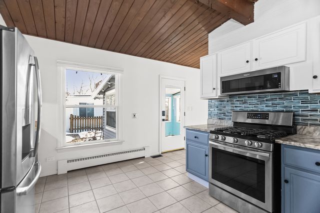 537 County Line Road, Highland Park, IL 60035