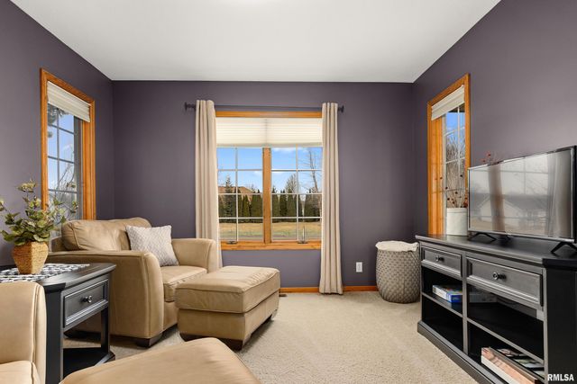 3316 SHERIDAN Road, Pekin, IL 61554